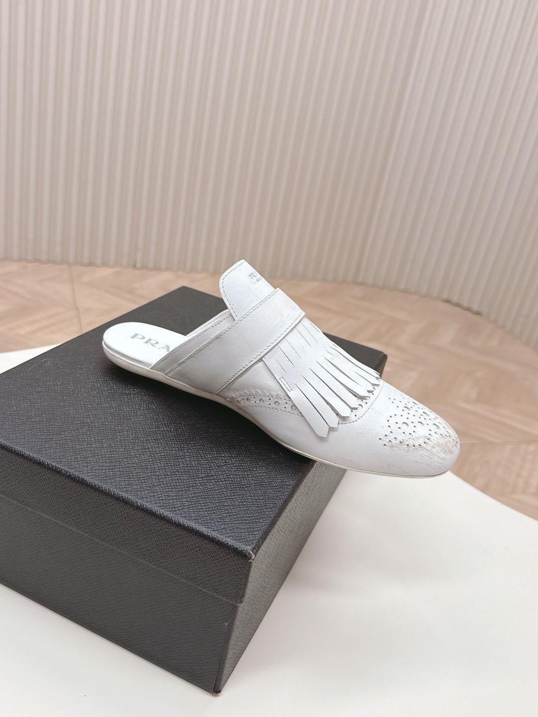 PRA 26S Mule White Calfskin 600594