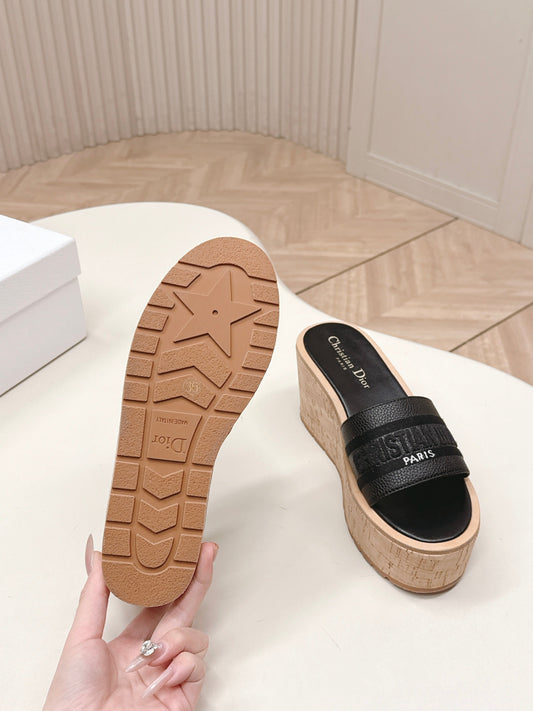 CD 26s Platform Sandals 85 Black Cowhide 643779