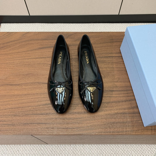 Prada 2026 Ballet Flats Bow Calfskin Patent Leather 792670