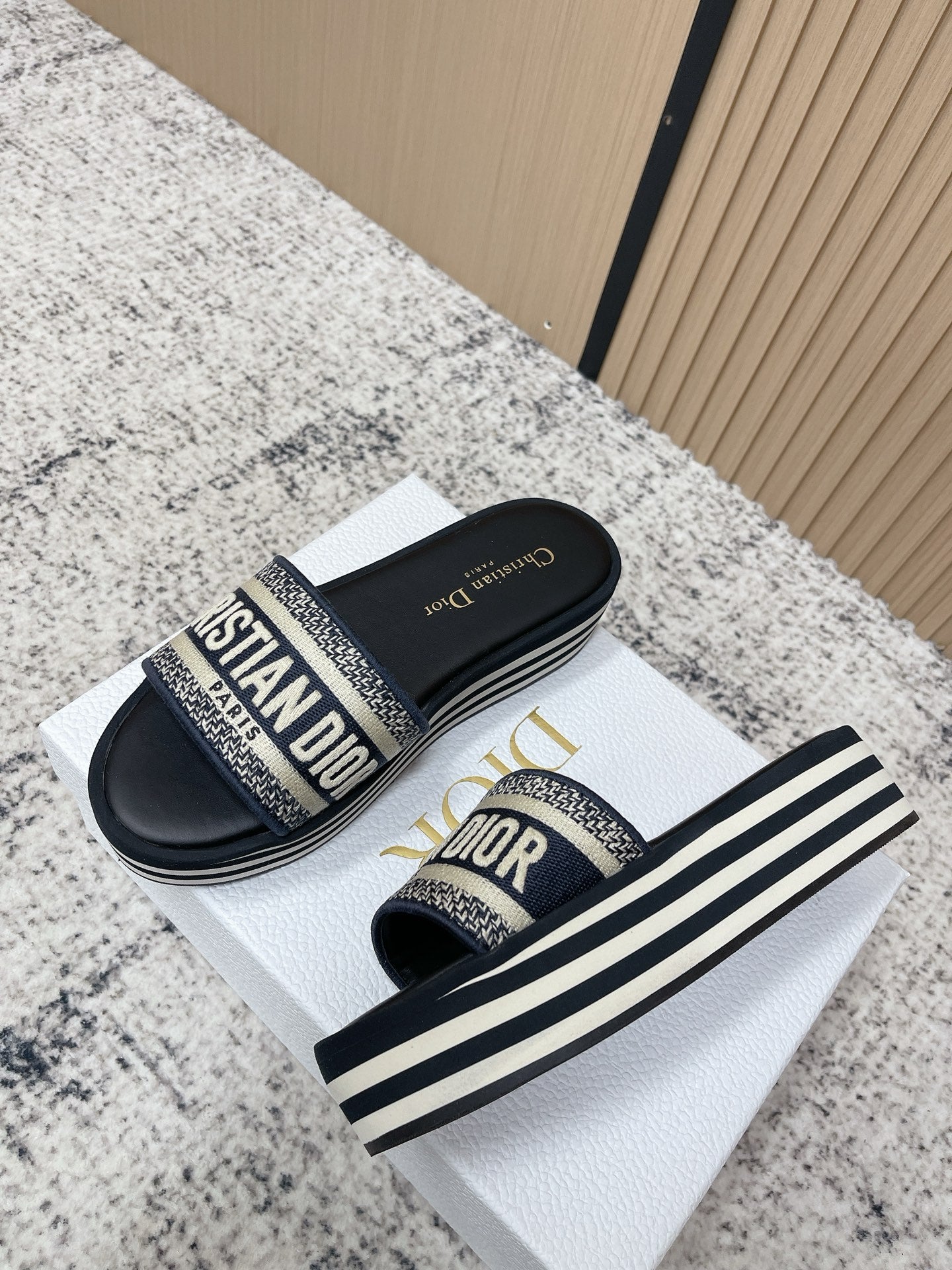 CD 26s Platform Embroidered Sandals Beige Black Canvas Leather 643500