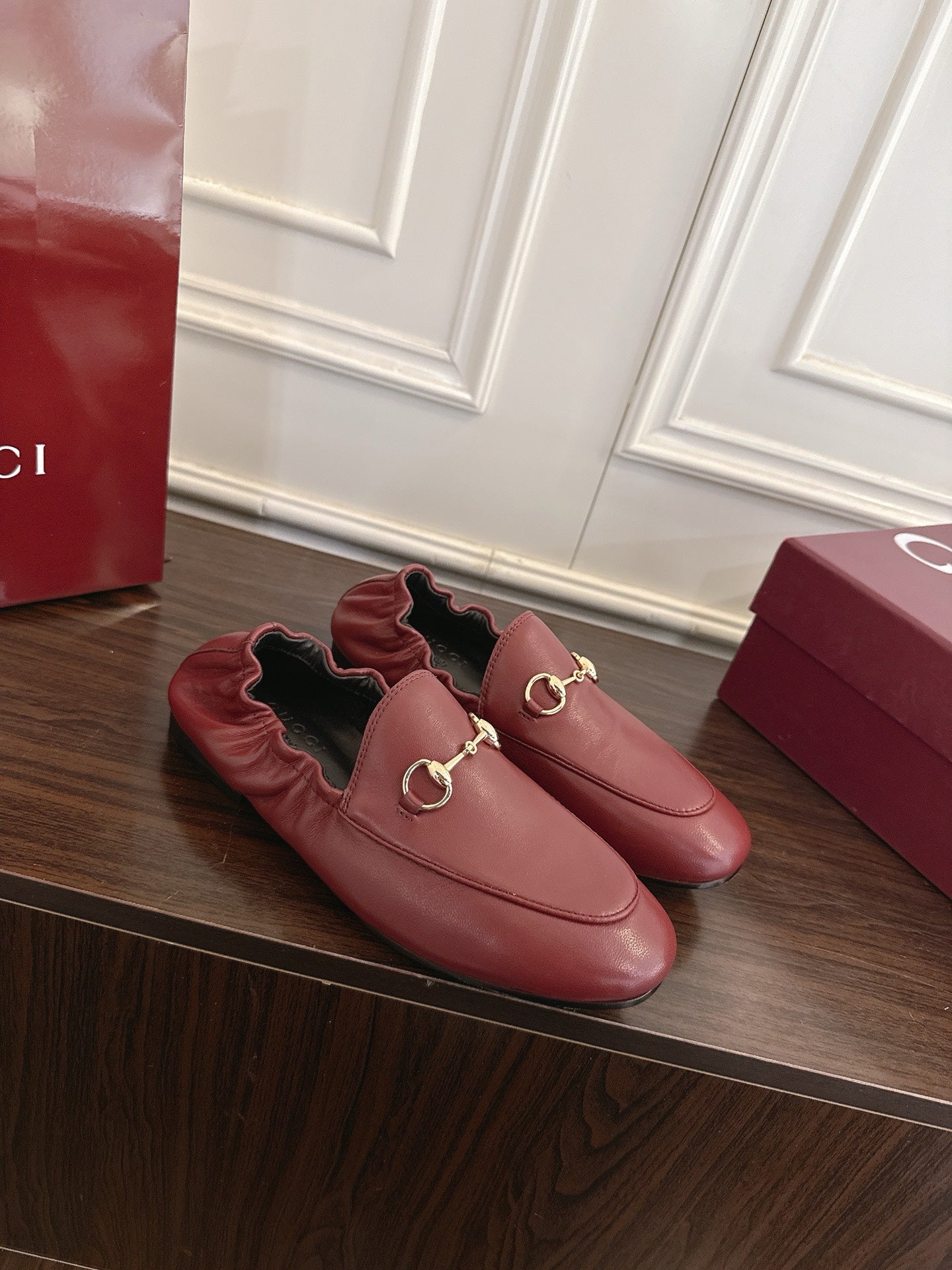 GG 26SS Loafers Burgundy Calfskin 645952