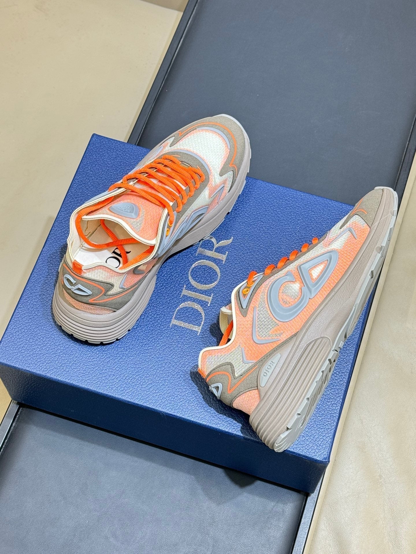 CD 26 B30 Sneaker Orange Silver Gray Mesh TPU 621819