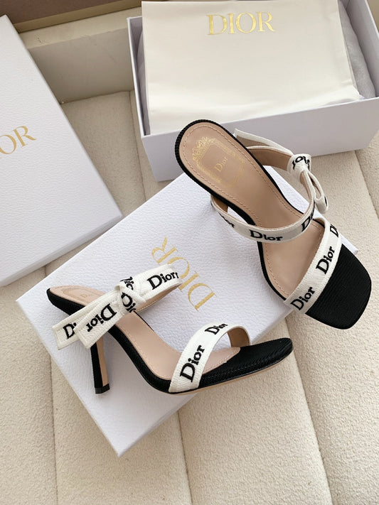 CD 26s High Heel Sandal 100 White Black Canvas Sheepskin 664180