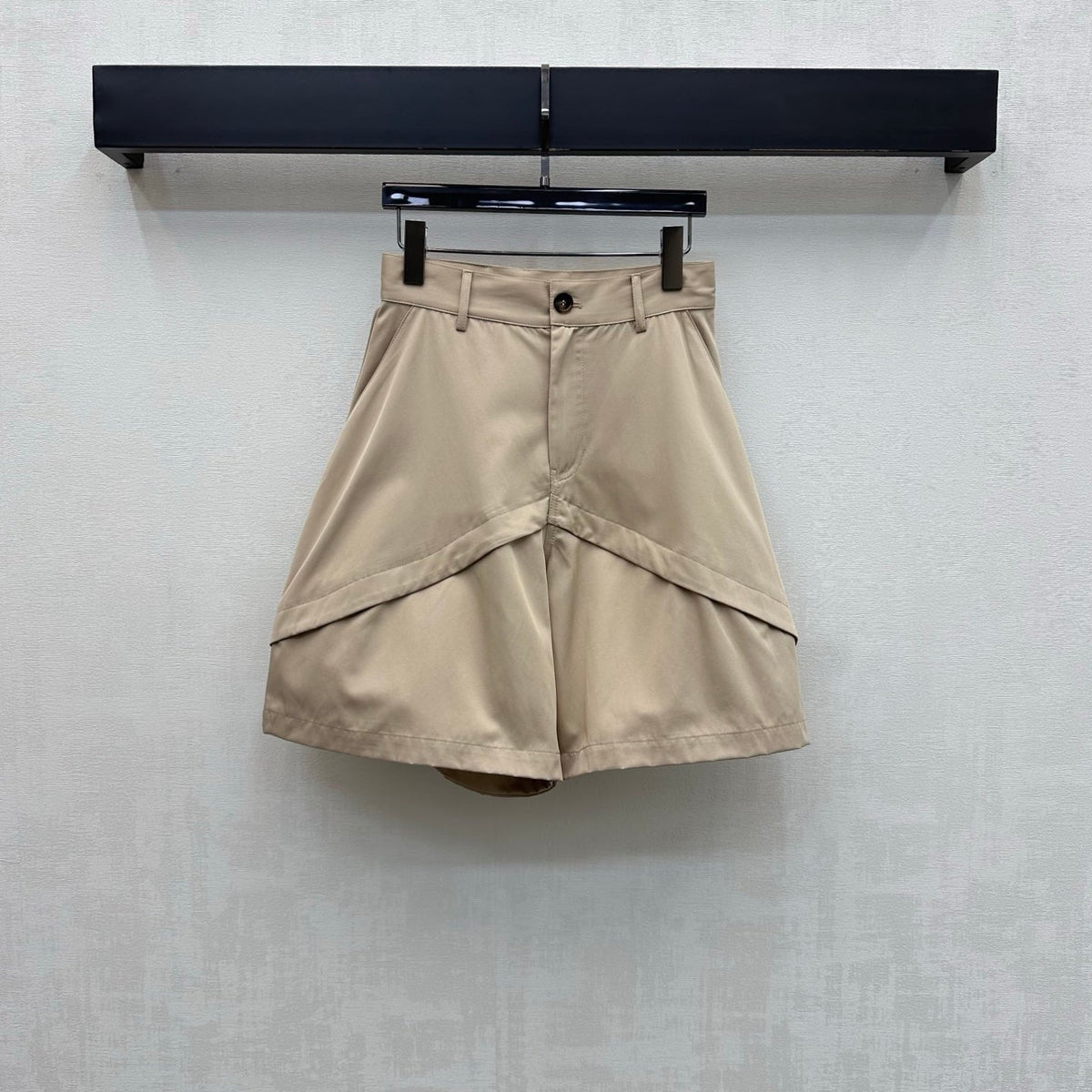 Loew 26 Khaki Wide-Leg Shorts in Cotton 378630