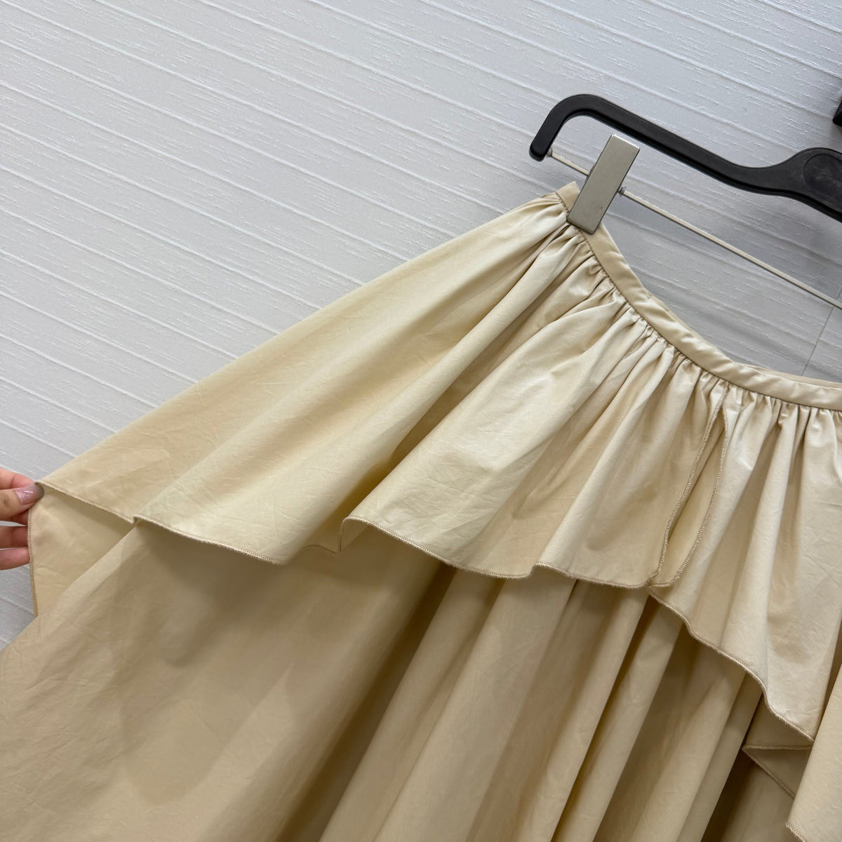 Loew Irregular Pleated Puffy Skirt Light Beige in Cotton 381521