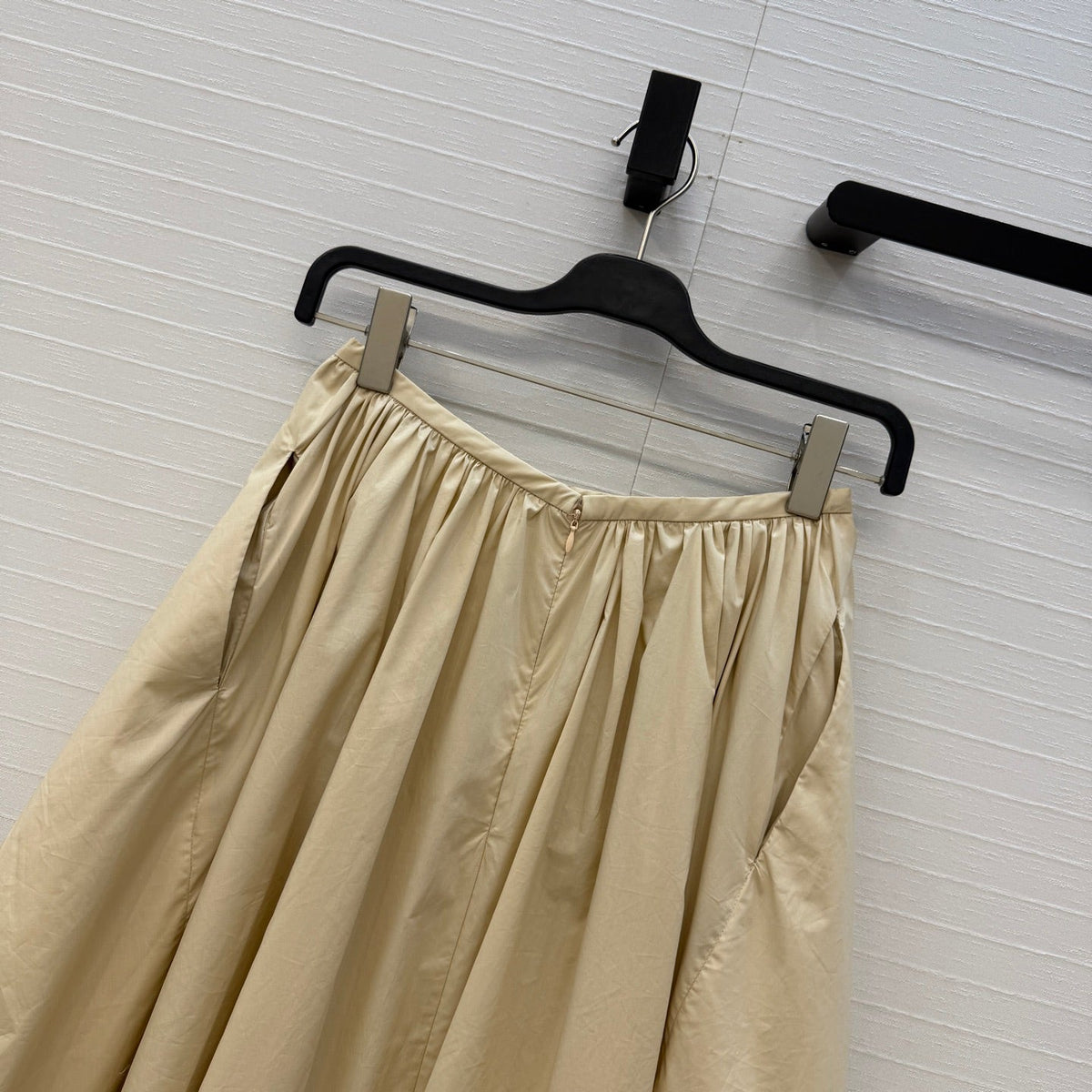 Loew Irregular Pleated Puffy Skirt Light Beige in Cotton 381521