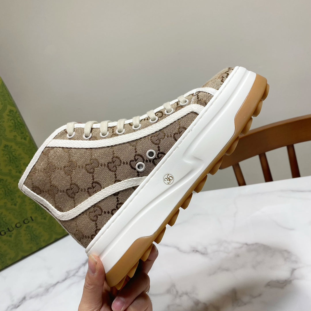 GG 26SS Platform Sneaker Beige White Monogram Canvas 640600