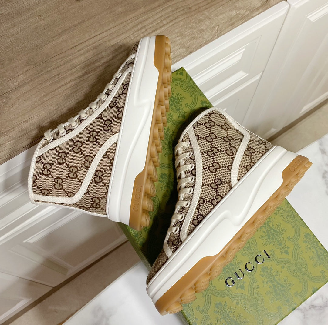 GG 26SS Platform Sneaker Beige White Monogram Canvas 640600