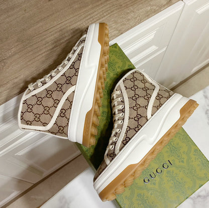 GG 26SS Platform Sneaker Beige White Monogram Canvas 640600