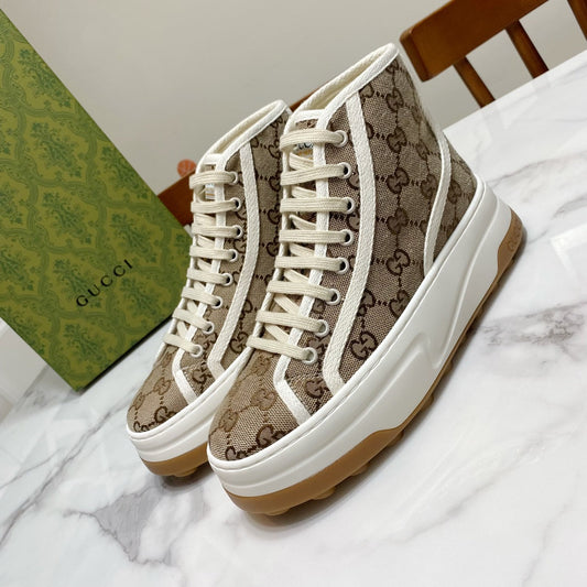GG 26SS Platform Sneaker Beige White Monogram Canvas 640600
