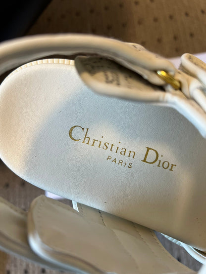 CD 26 Flats Sandals White Beige Sheepskin Embroidered Fabric 621798