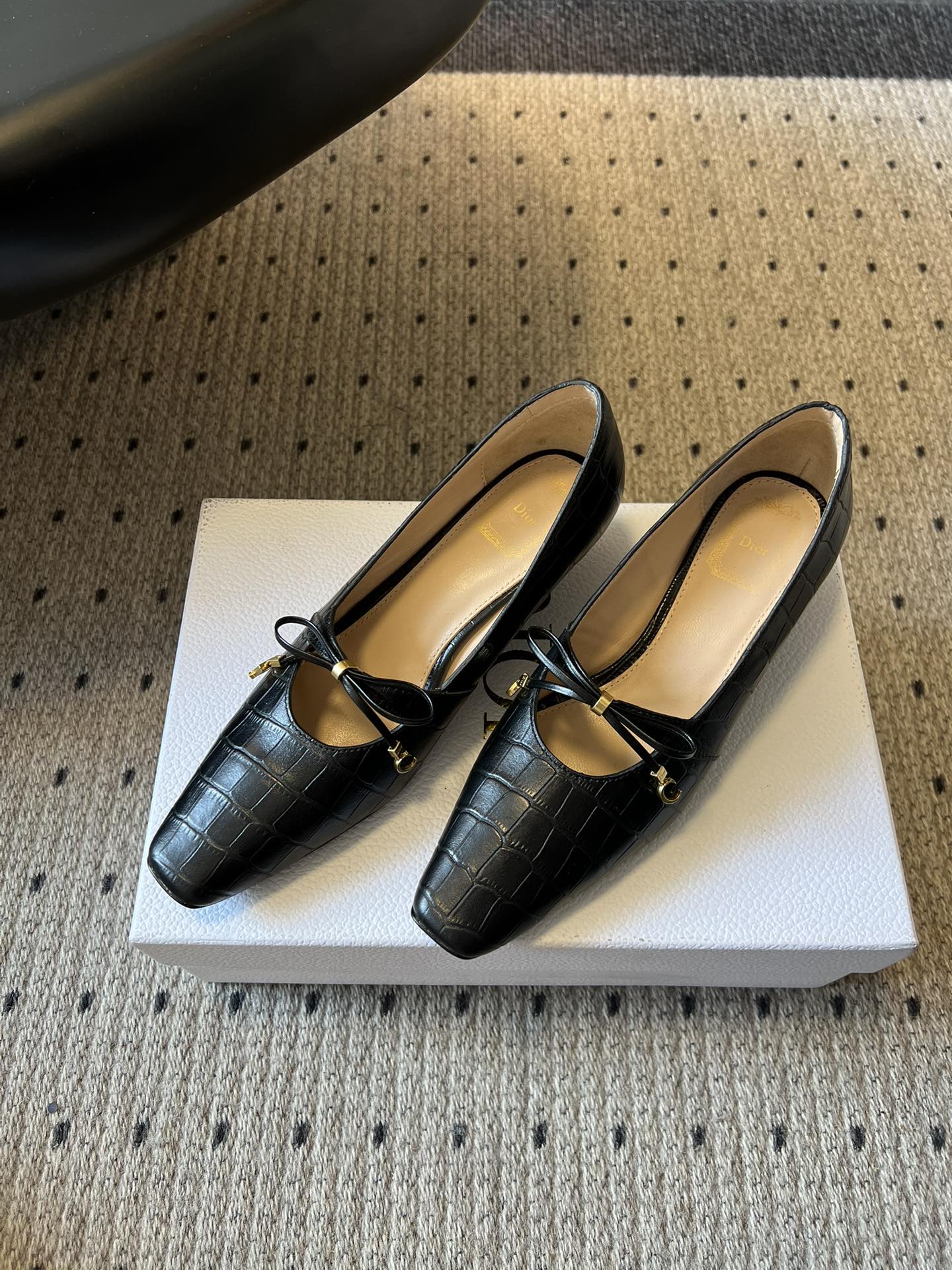 CD 26s Low Heel Pump 30 Black Cowhide 651157