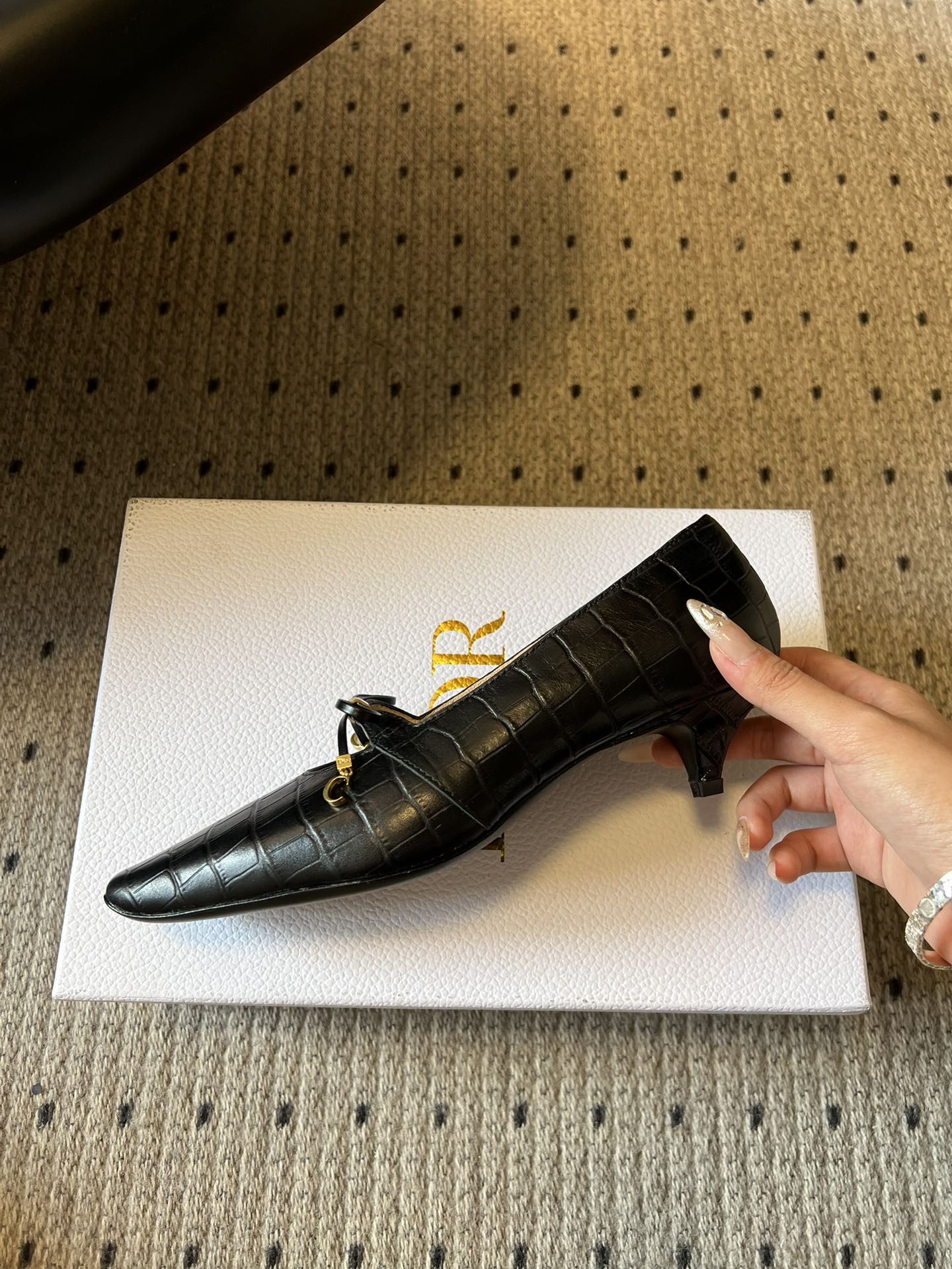 CD 26s Low Heel Pump 30 Black Cowhide 651157