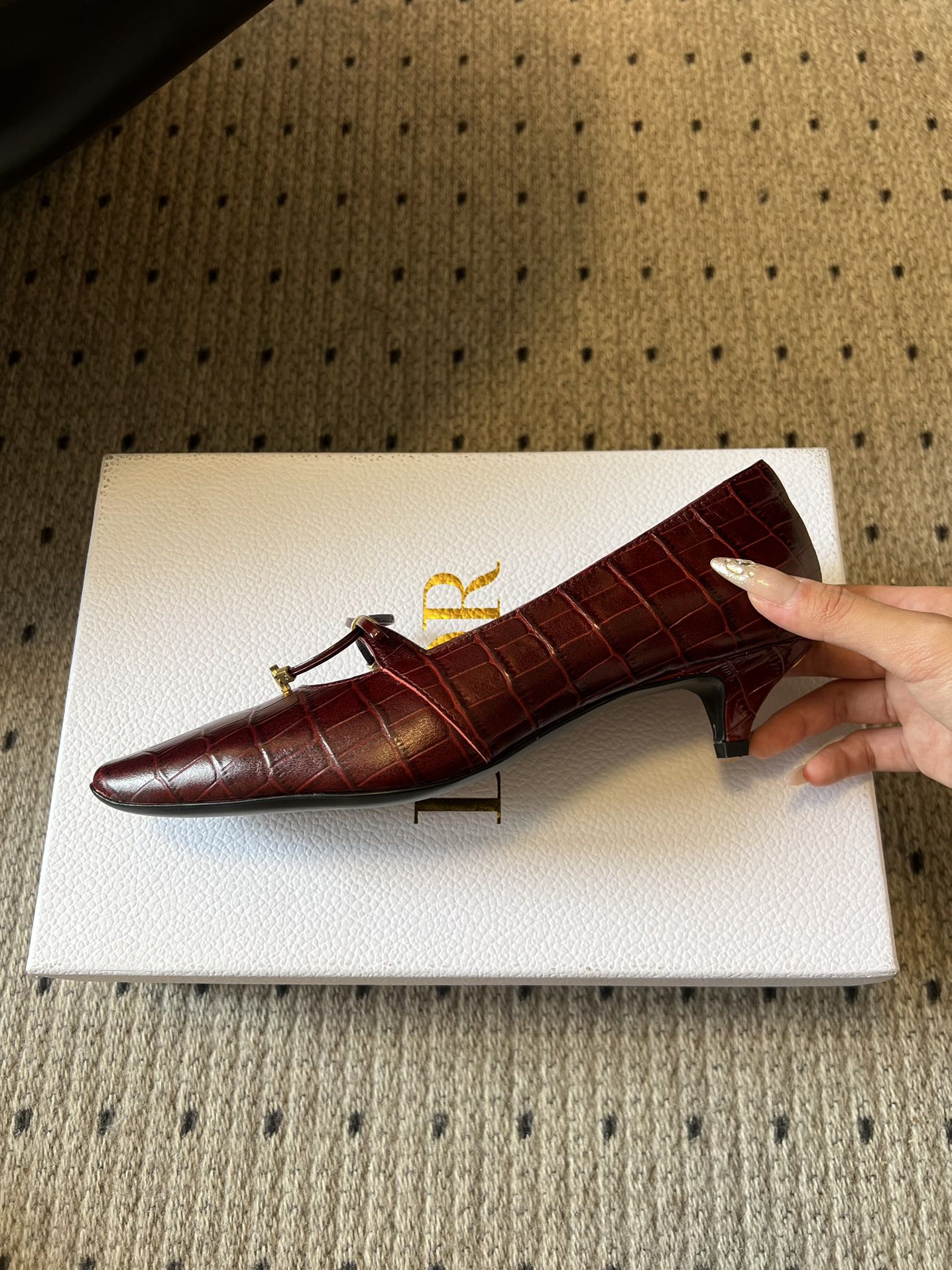 CD 26s Low Heel Pump 30 Dark Red Cowhide 651158