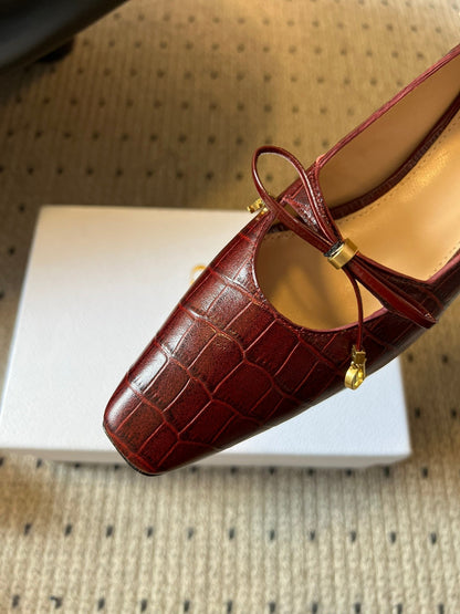 CD 26s Low Heel Pump 30 Dark Red Cowhide 651158