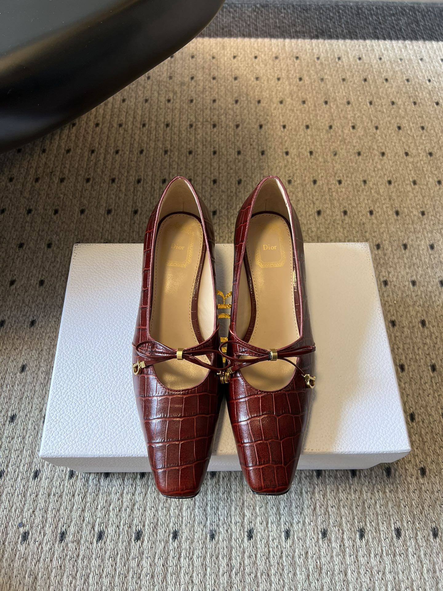 CD 26s Low Heel Pump 30 Dark Red Cowhide 651158