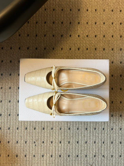 CD 26s Low Heel Pump 30 Beige Cowhide 651161