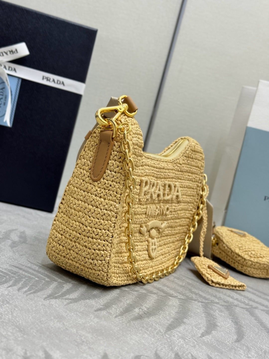 Prada Re-Edition 2005 Bag 23cm Beige Raffia