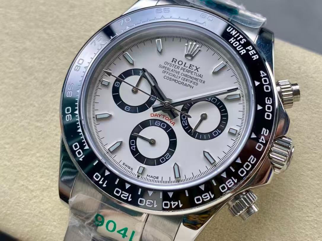 Rolex Cosmograph Daytona 40mm White Dial Oystersteel 126500LN