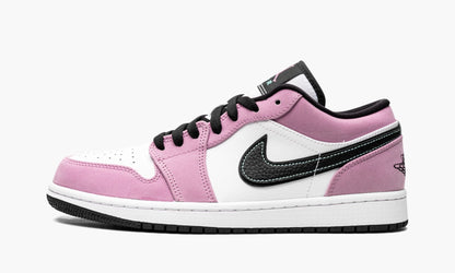 Air Jordan 1 Low SE Violet Shock Sneakers - Archive Edition