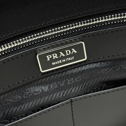 Prada 2026 Vitello Daino Messenger Bag Black Grained Calfskin