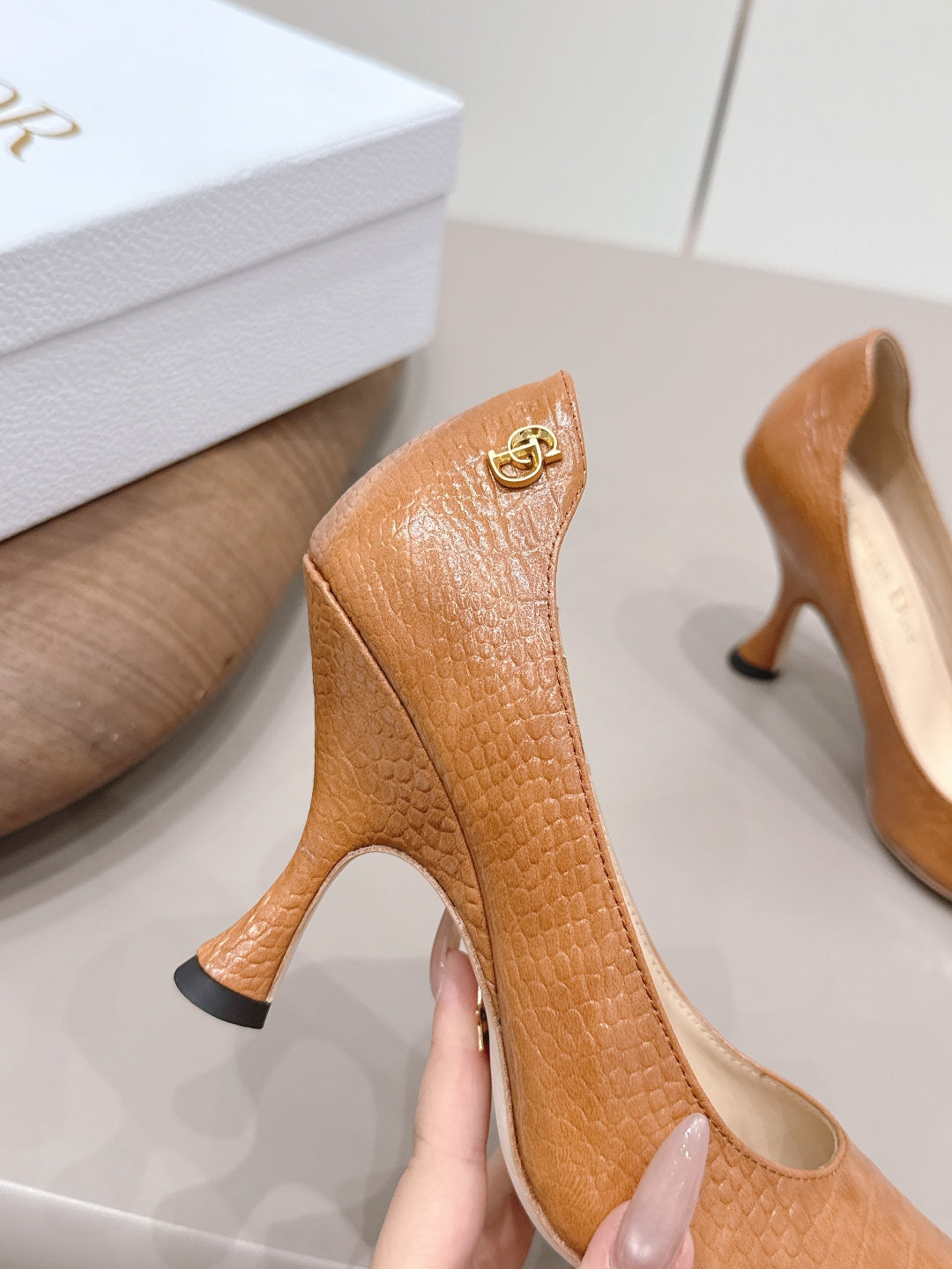CD 26A Pump 95 Embossed Crocodile Leather