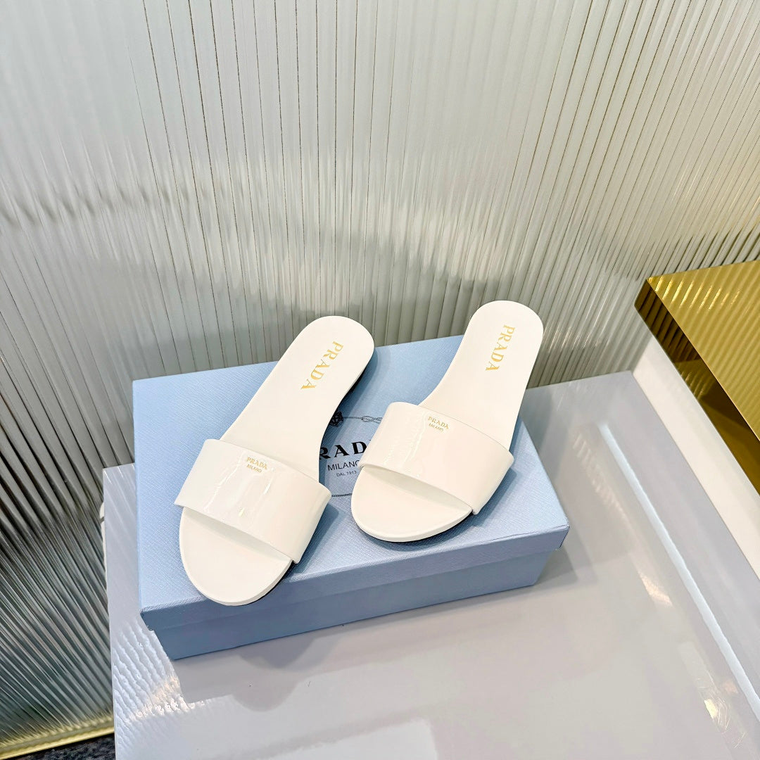Prada 2026  Logo Patent Leather Slide Calfskin 715621