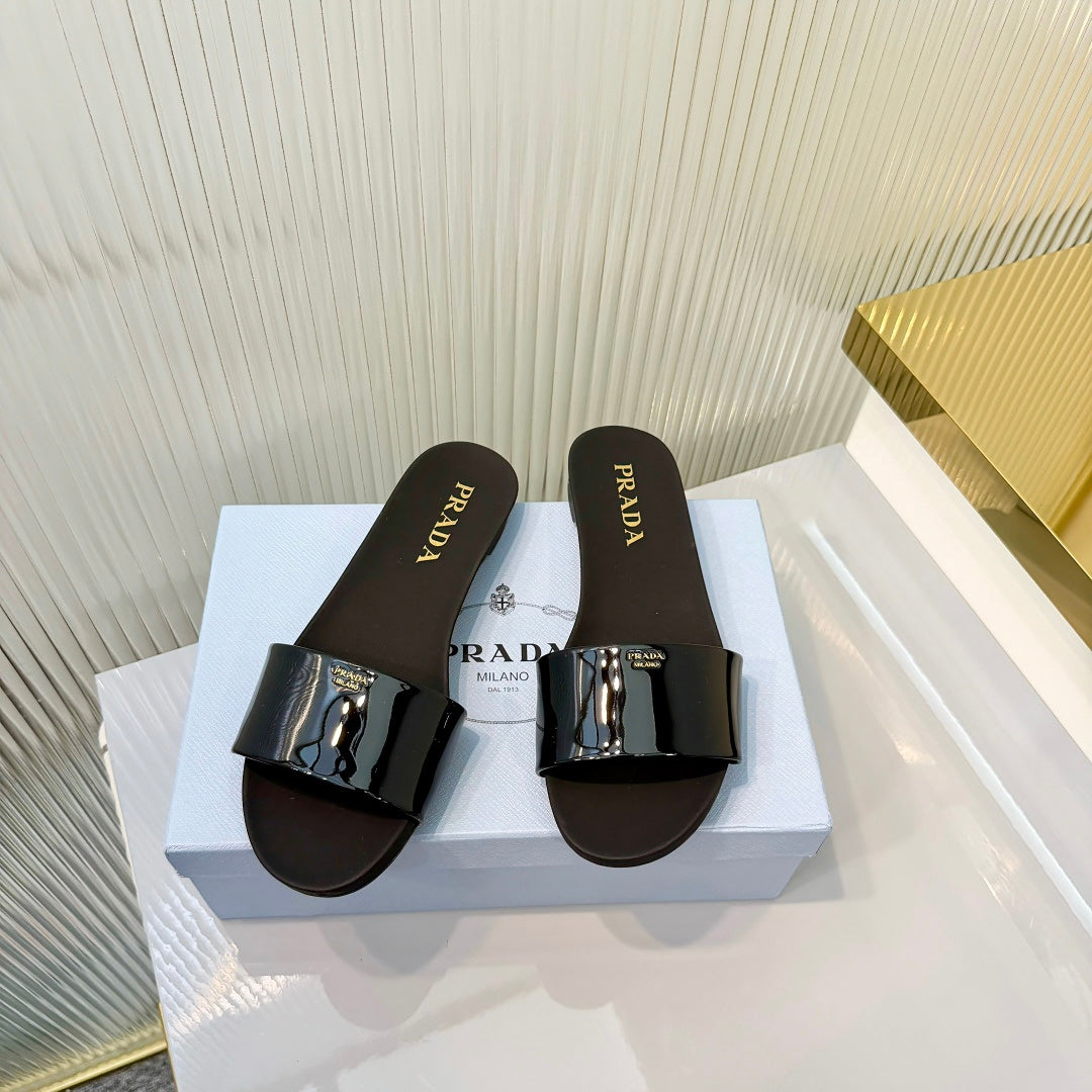 Prada 2026  Logo Patent Leather Slide Calfskin 715621