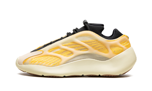 Yeezy 700 V3 "Mono Safflower" HP5425