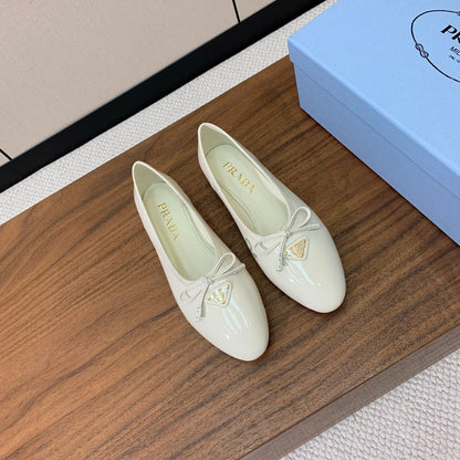 Prada 2026 Ballet Flats Bow Calfskin Patent Leather 792670