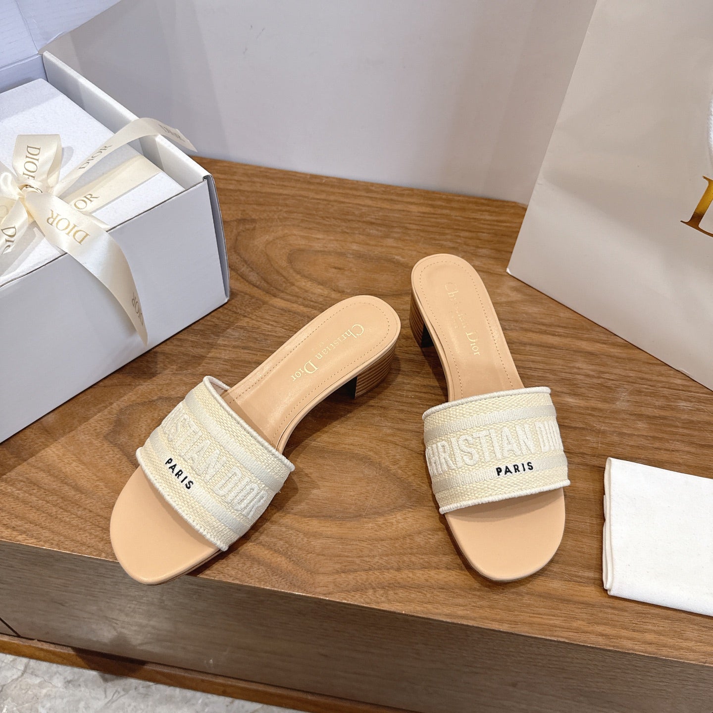 CD 26s Embroidered Sandals 45 Canvas Cowhide 685471