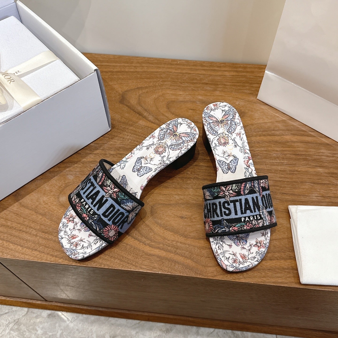 CD 26s Embroidered Sandals 45 Canvas Cowhide 685563