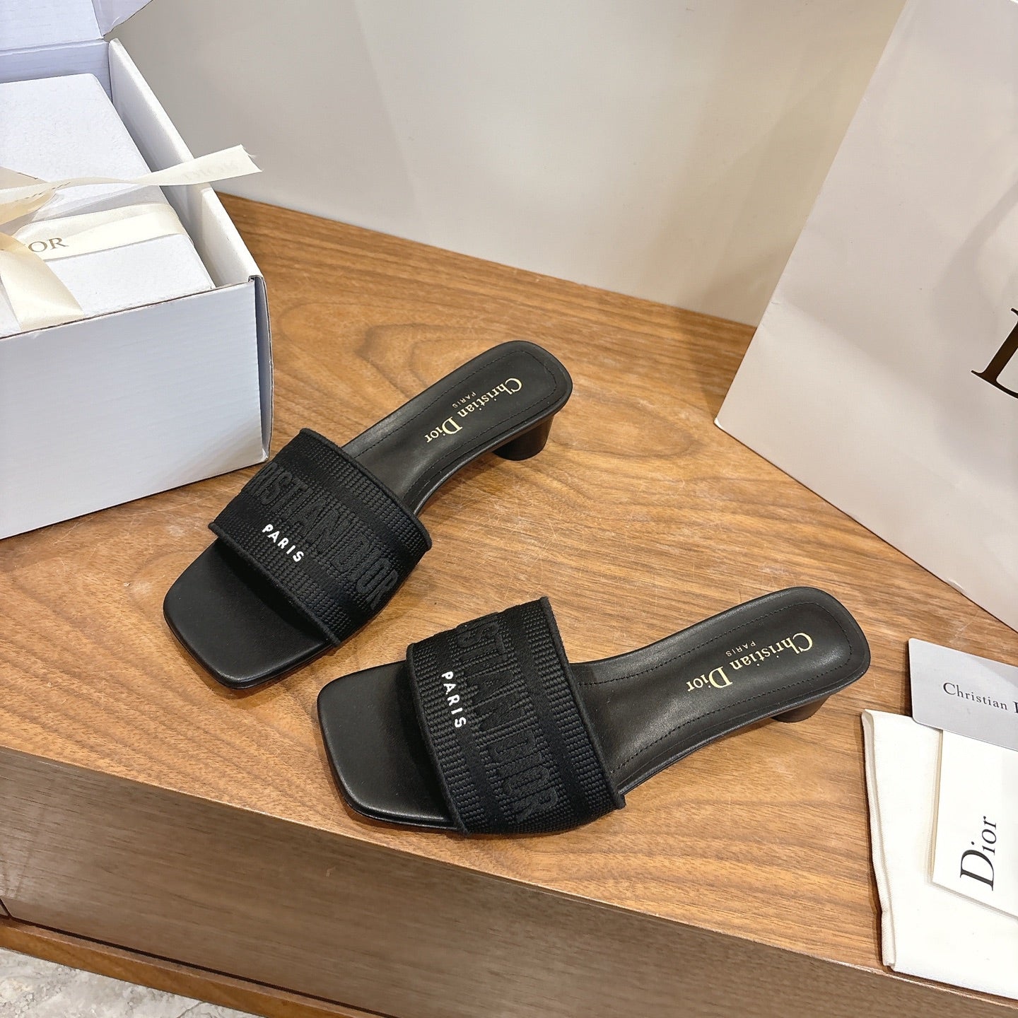 CD 26s embroidered Sandals Canvas Cowhide 685346