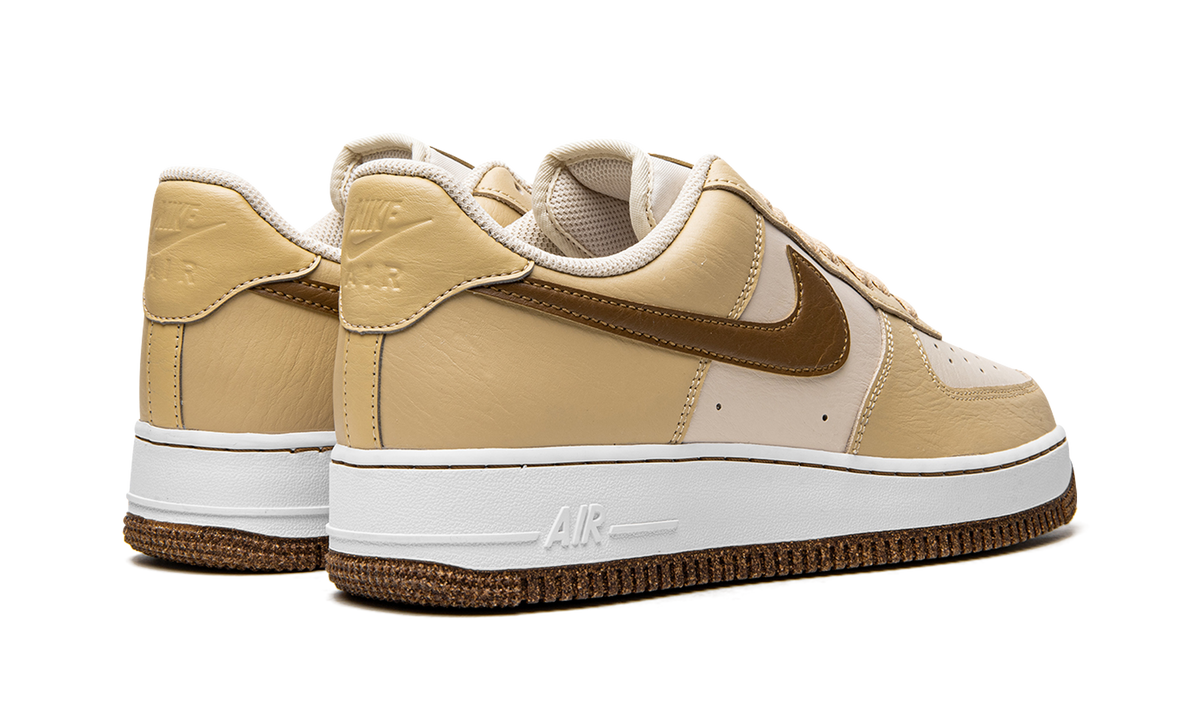 Air Force 1 Low '07 LV8 "Inspected by Swoosh" DQ7660 200