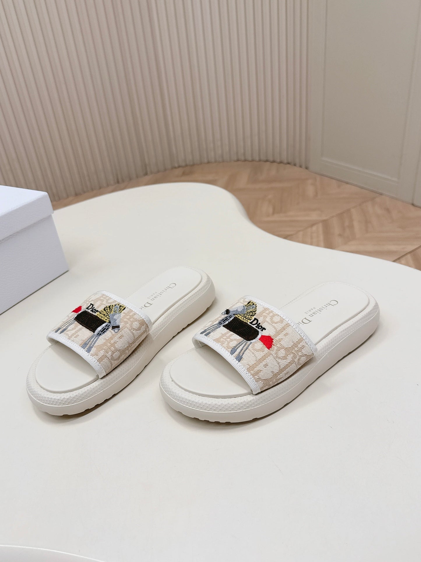 CD 26s  Slippers White Beige Canvas Lambskin 643803