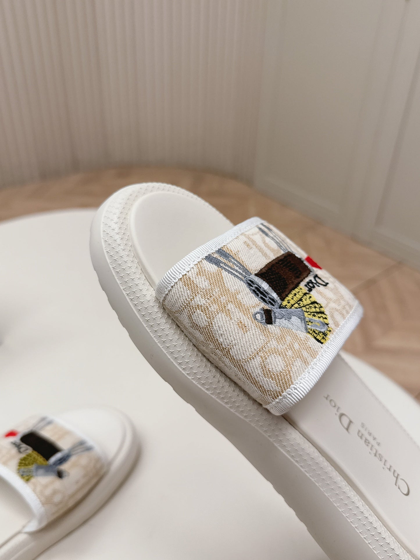 CD 26s  Slippers White Beige Canvas Lambskin 643803
