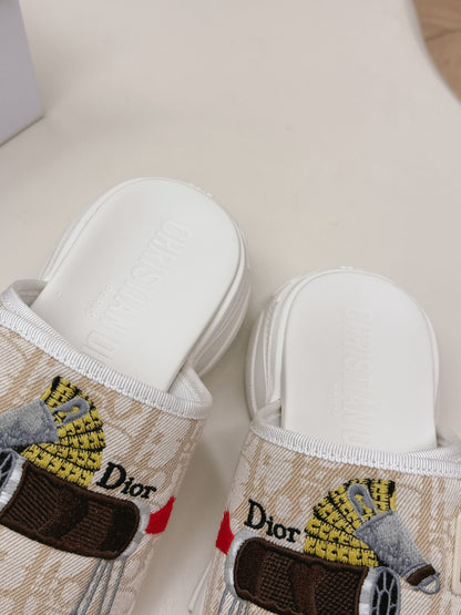 CD 26s  Platform Slippers 35 Beige White Canvas Lambskin 643812
