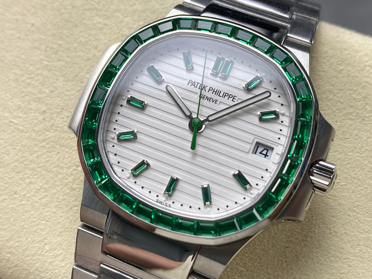 PATEK Nautilus 35.2mm Silver Green Diamond