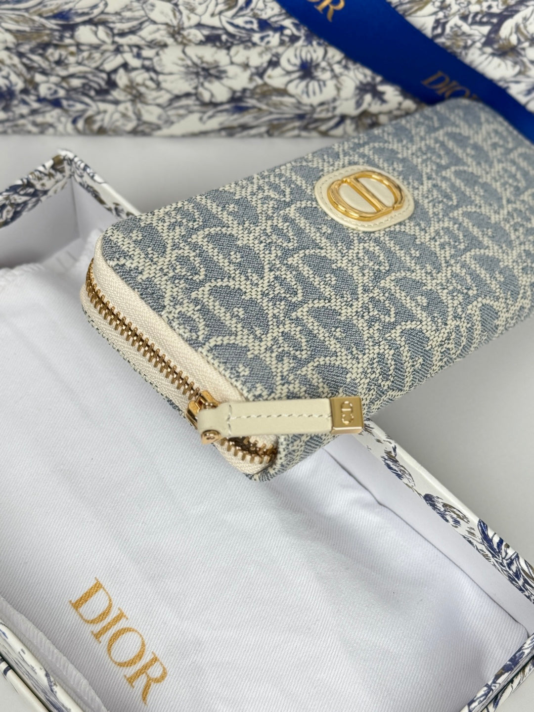 Dior 2026 Montaigne Voyageur Slim Wallet 20cm Blue Demin Fabric