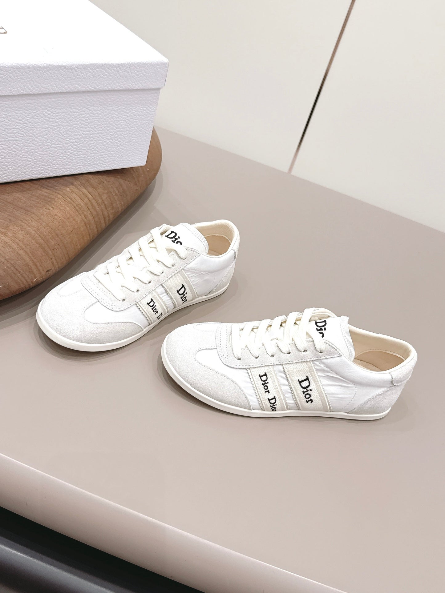 CD 26A Casual Sneakers White Ivory Lycra Fabric Suede 739337