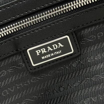 Prada 2026 Vitello Daino Messenger Bag Black Grained Calfskin