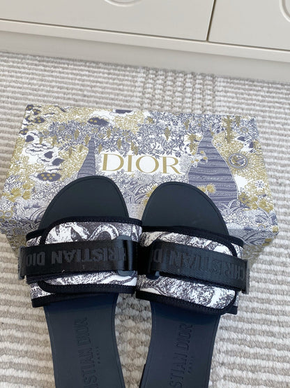 CD 26s Flat Slippers Black White Canvas Rubber 648130