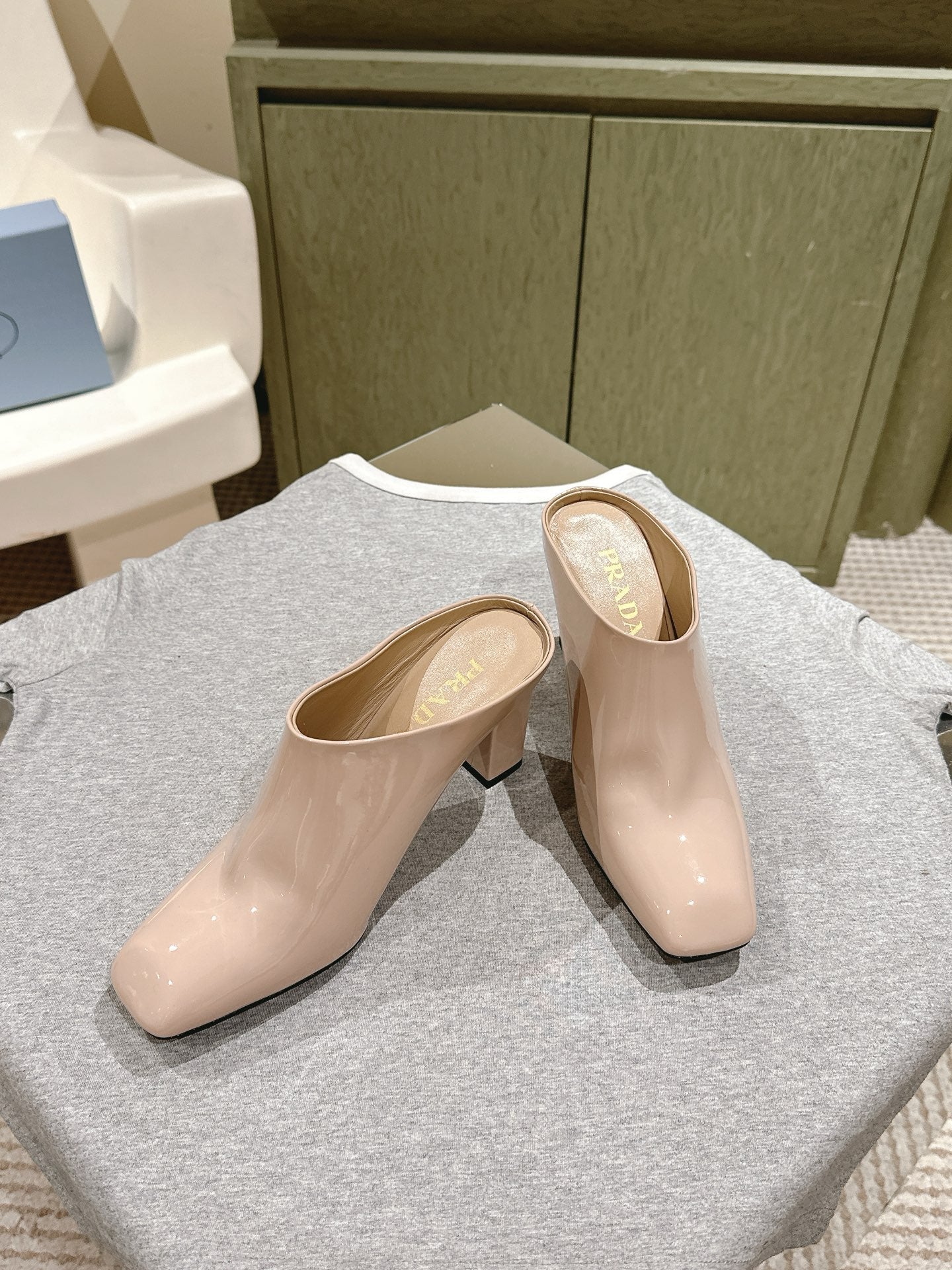 PRA 2026S High Heel Mule 75 Nude Patent Leather 657678