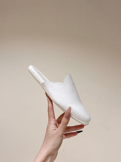 PRA 2026S Flats Mule White Patent Leather 657683