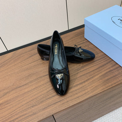 Prada 2026 Ballet Flats Bow Calfskin Patent Leather 792670