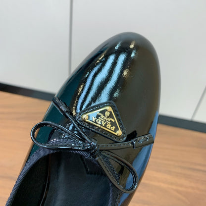 Prada 2026 Ballet Flats Bow Calfskin Patent Leather 792670