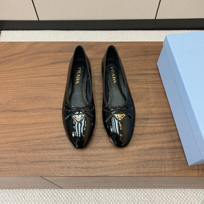 Prada 2026 Ballet Flats Bow Calfskin Patent Leather 792670