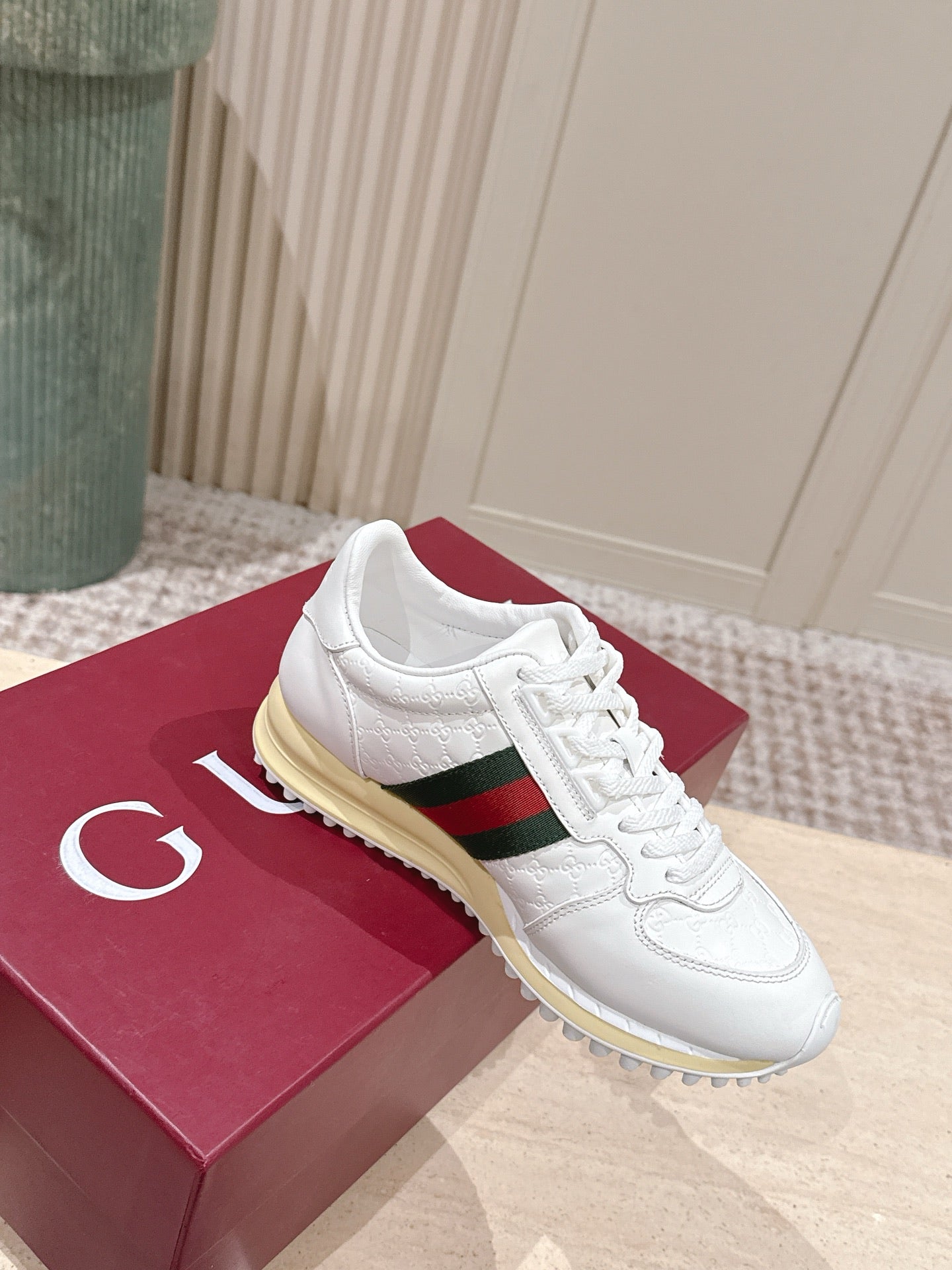 GG 26 Couple Sneakers White Cowhide 630701