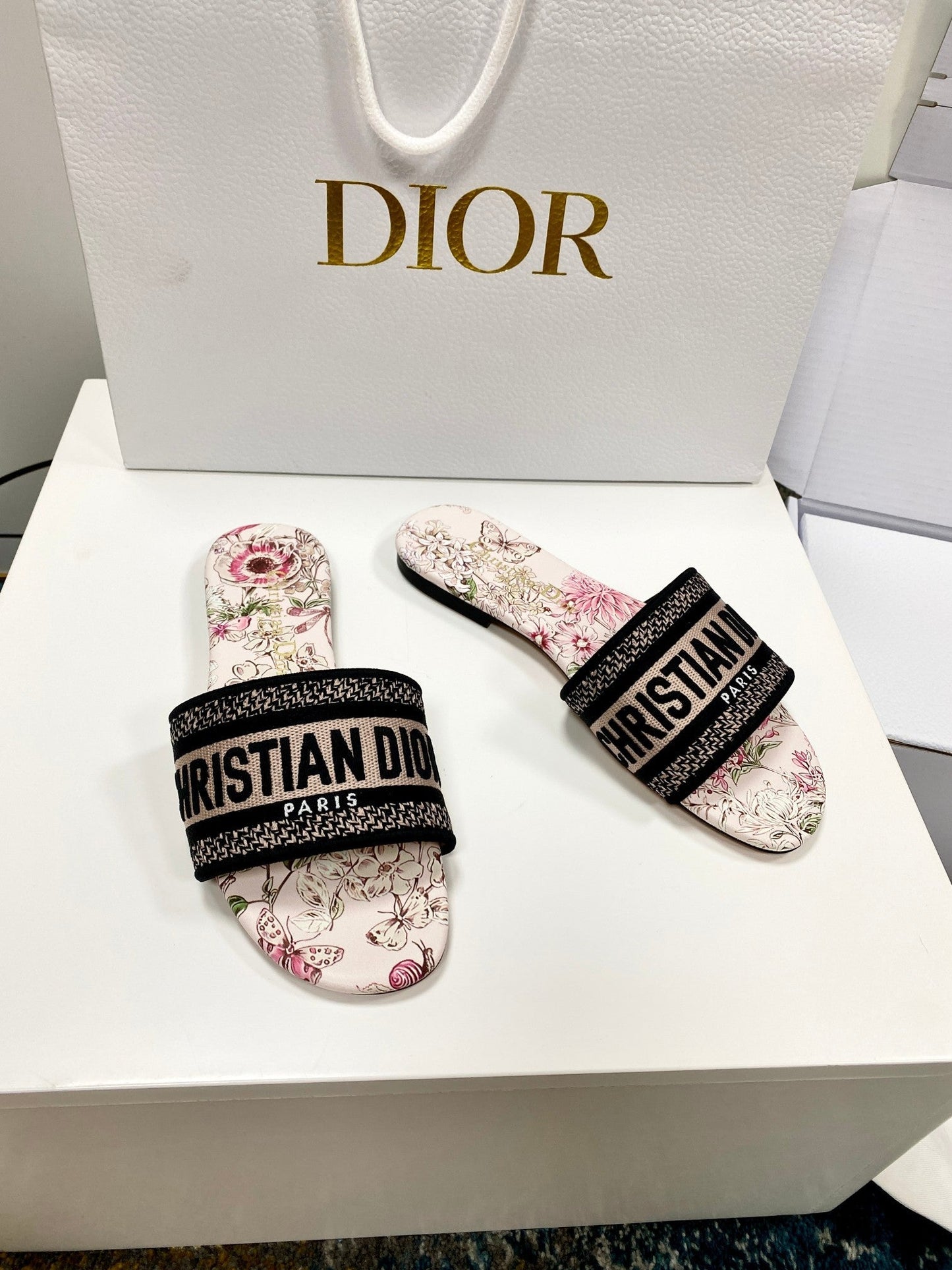 CD 26s Embroidered Sandals Light Pink Black Canvas Leather 683010