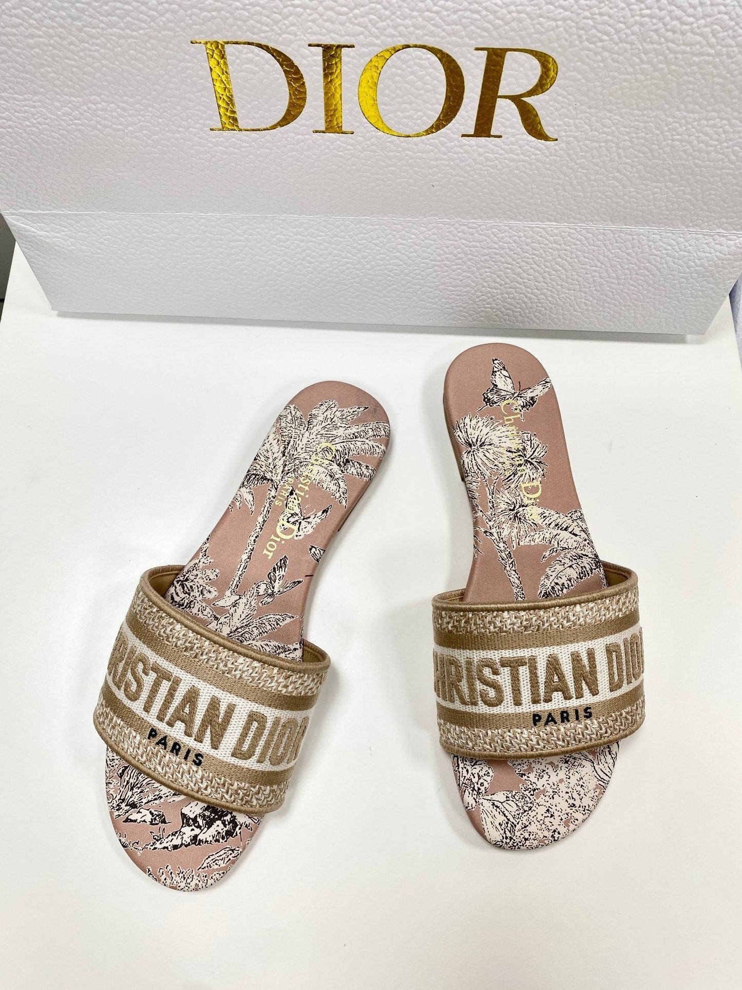 CD 26s Embroidered Sandals Pink Nude Gold Canvas Leather 683012